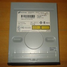 Lecteur DVD-ROM H-L DATA STORAGE MODEL : GCE-8240B CD-R/RW DRIVE.