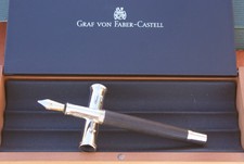 MERVEILLEUX stylo plume 18 kts GRAF VON FABER CASTELL classique bois d'ébène