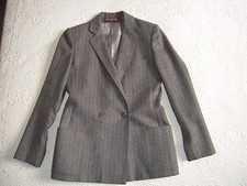 Bel ensemble , tailleur:veste et pantalon " BILLEVERSEE" Paris. T.40, gris moyen