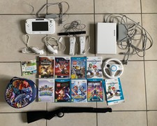WII U console Blanche 8 Go + Wii U Gamepad  + 9 jeux + divers accessoires