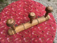 Porte-manteau bois à 3 patères porte-manteau école industriel vintage design 50.
