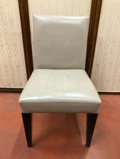 Lot de 8 chaises en simili cuir beige