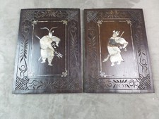 PAIRE DE PETITS PANNEAUX extrême orient, à décor de PERSONNAGES en nacre.