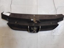 Calandre PEUGEOT 406 PHASE 2 BREAK  Diesel /R:60522175
