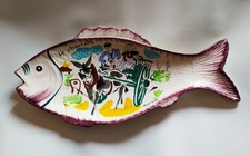 Plat en forme de poisson, en céramique MBFA SORNIC St Gilles décoré main