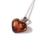 Pendentif en forme de coeur avec pendentif en ambre