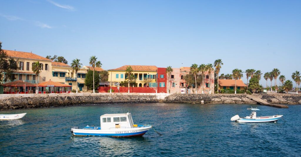 découvrez notre veste gore-tex alliant imperméabilité, respirabilité et confort optimal pour toutes vos activités en plein air.