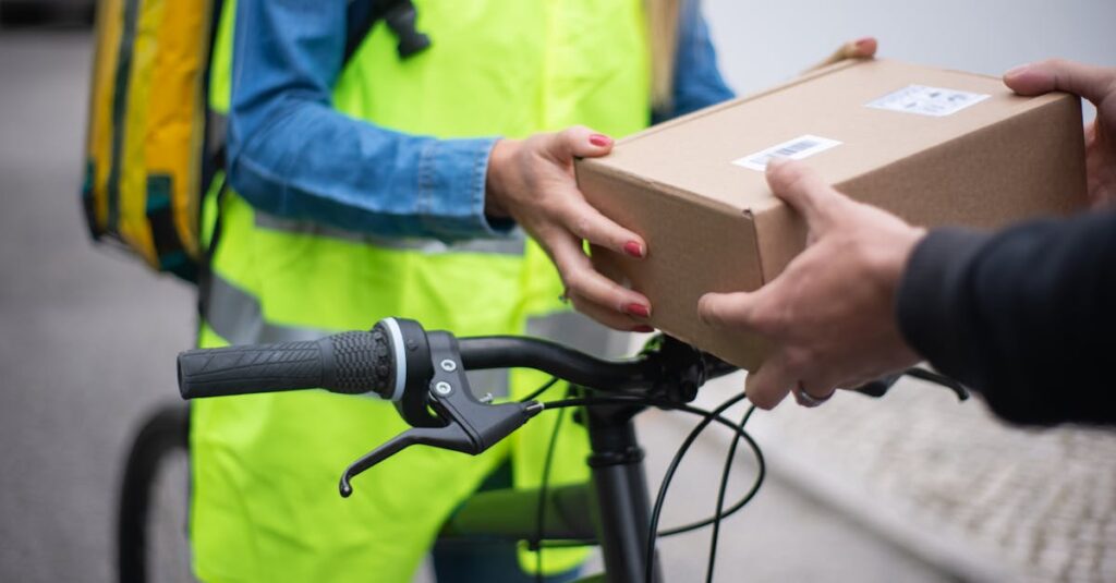 découvrez notre vélo cargo électrique reconditionné : une solution écologique, économique et pratique pour transporter vos marchandises en toute simplicité.